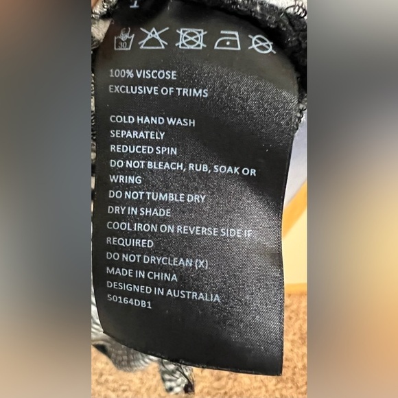 The Cindy Dress by Bardot off the shoulder styling, a fitted shirred top sz 8 - Picture 8 of 11